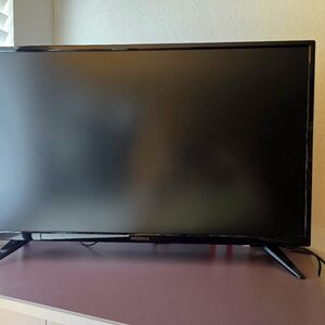 32-inch flatscreen TV